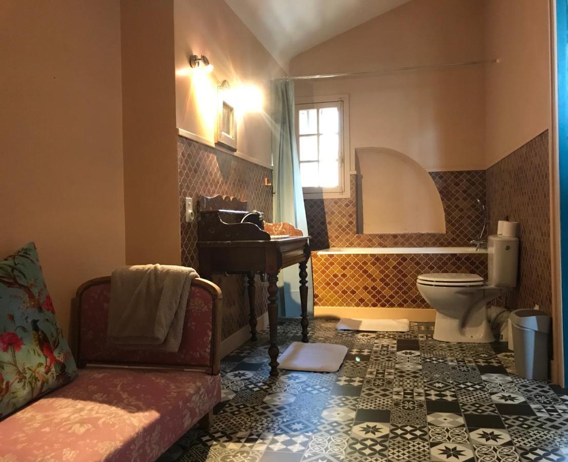 La Maison Aux Murs Anciens Et Ses Chambres 타르브 외부 사진