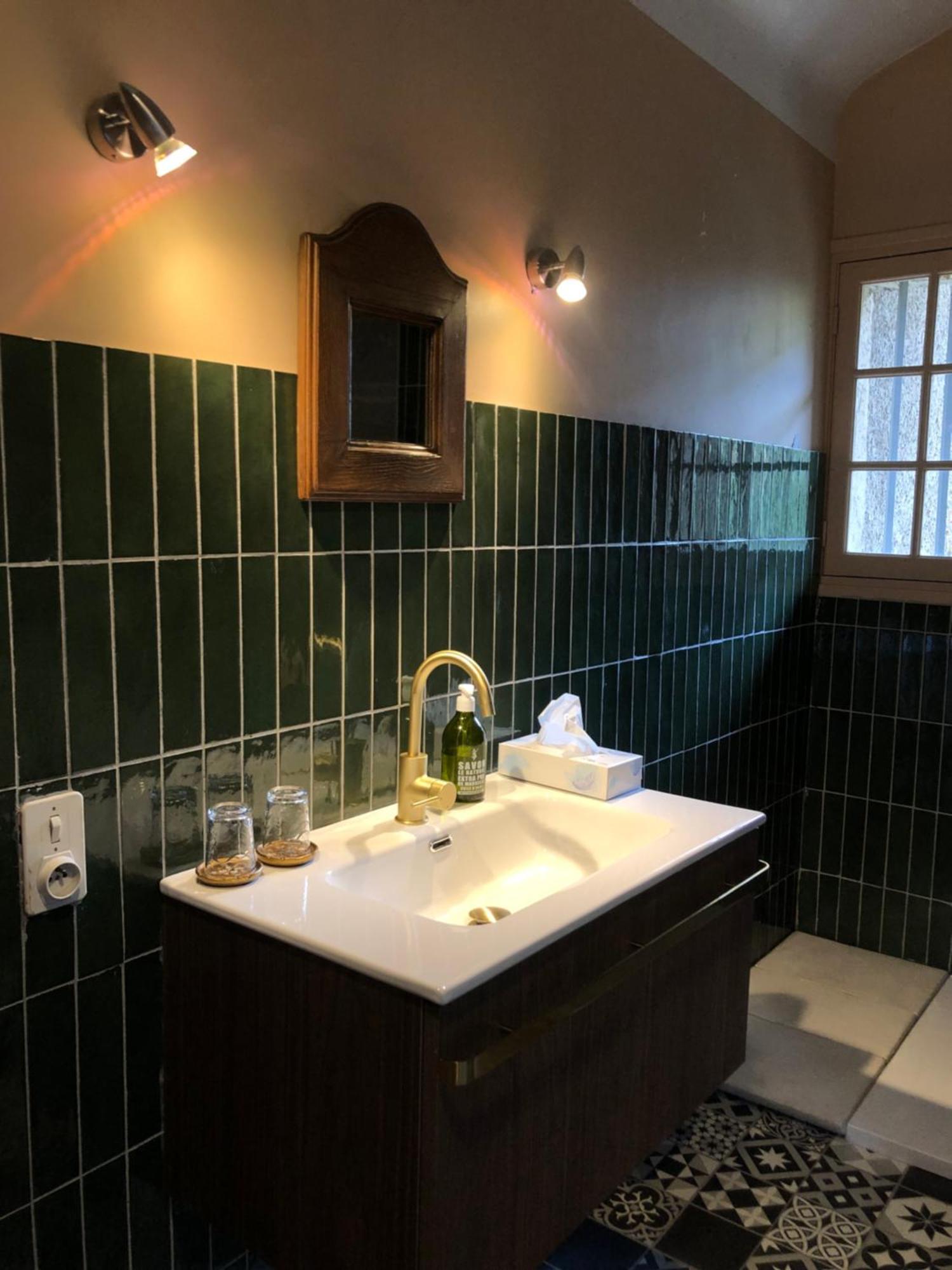 La Maison Aux Murs Anciens Et Ses Chambres 타르브 외부 사진